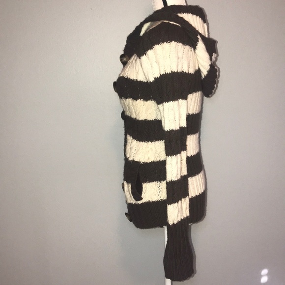 ✨Aeropostale button up sweater - Picture 5 of 5